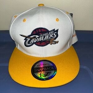 Cleveland Cavaliers Men's Hat Snapback Adjustable Basketball Cap White Gold